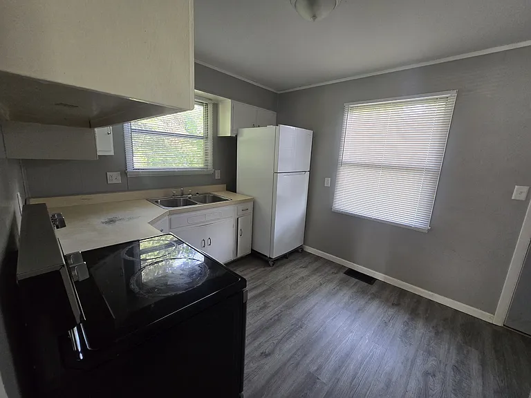 1737 E Bowman St — Photo 7