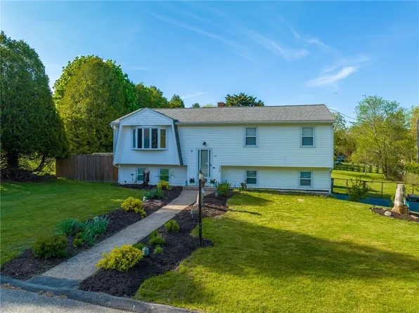 133 Berry Ln, Bristol, RI 02809