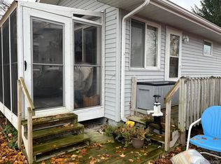 9452 N M 33 Hwy APT 2, Cheboygan, MI 49721