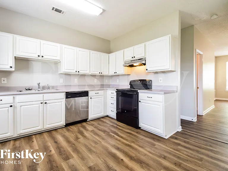 2451 Brianna Dr — Photo 6