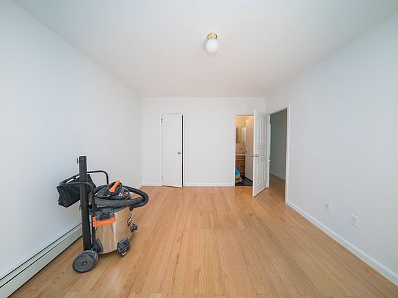 2nd image of 283 Nassau Ave #2L