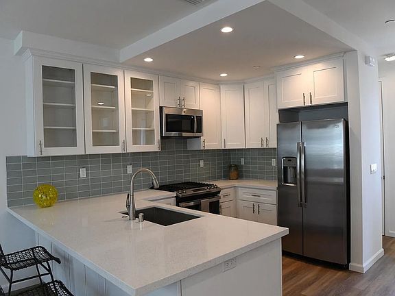 3rd image of 417-419 N Market St #419-D