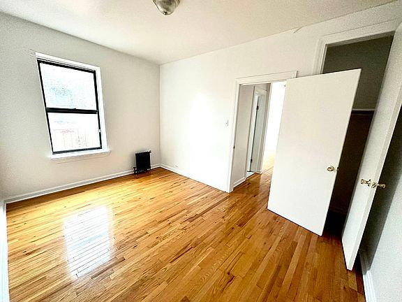 4th image of 549 Isham St APT 57