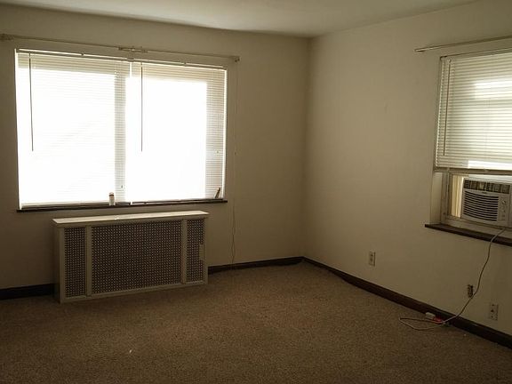 5th image of 2528 Williams Ave APT 1
