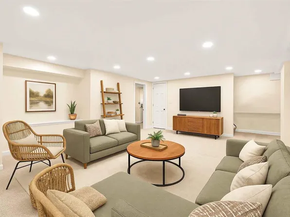 111-09 62nd Drive image 4 of 46