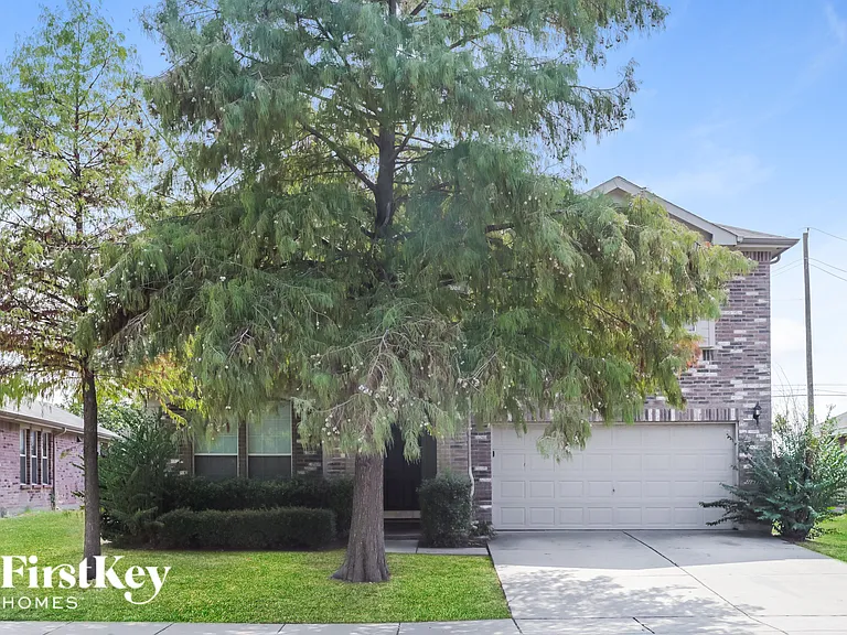 7439 Gallo — Photo 1