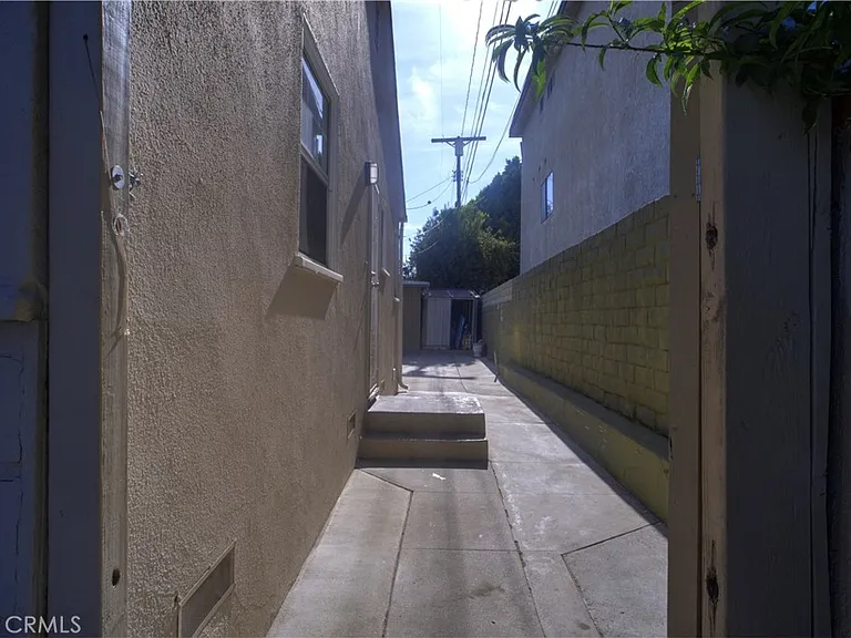 8163 Willis Ave — Photo 32