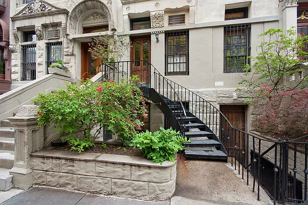 Rented by Douglas Elliman | media 21