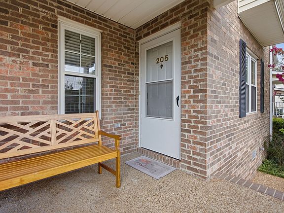 5th image of 205 Pepper Ridge Cir