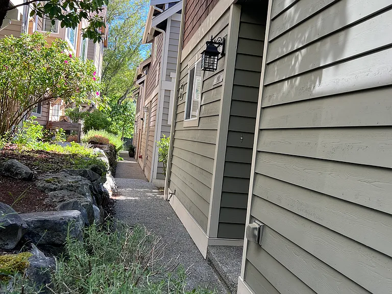 7112 California Ave SW — Photo 8