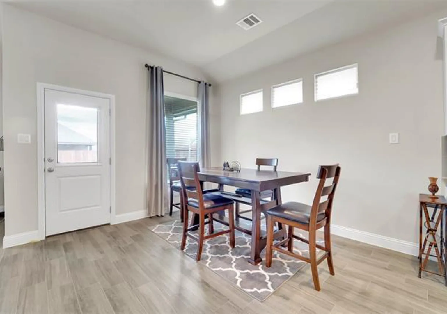 Spacious four-bedroom home down the street from Methodist Hospital — Photo 3