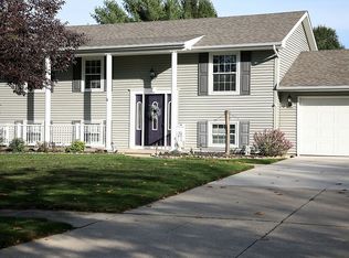 826 Liberty Dr, Waterville, OH 43566