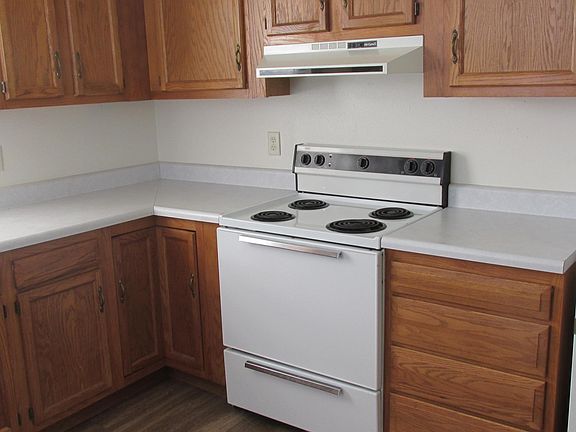 2nd image of 102 Cedar Dr #13
