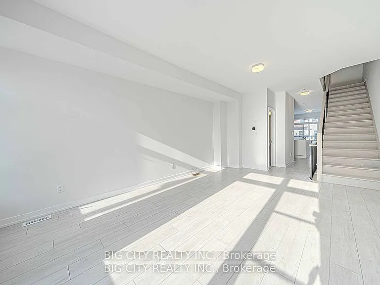 46 Akil Thomas Gdns S — Photo 21