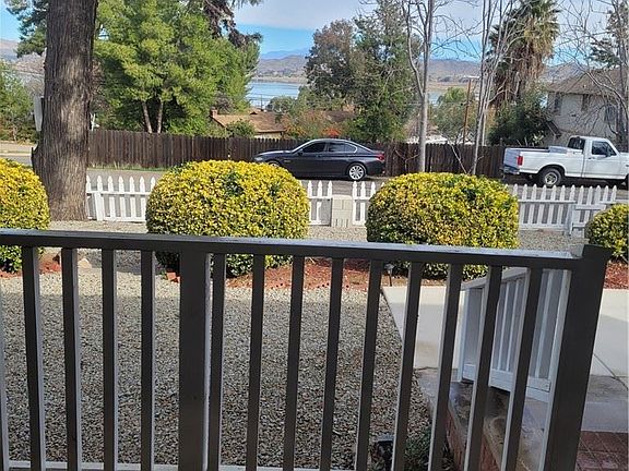 5th image of 17521 Hayes Ave