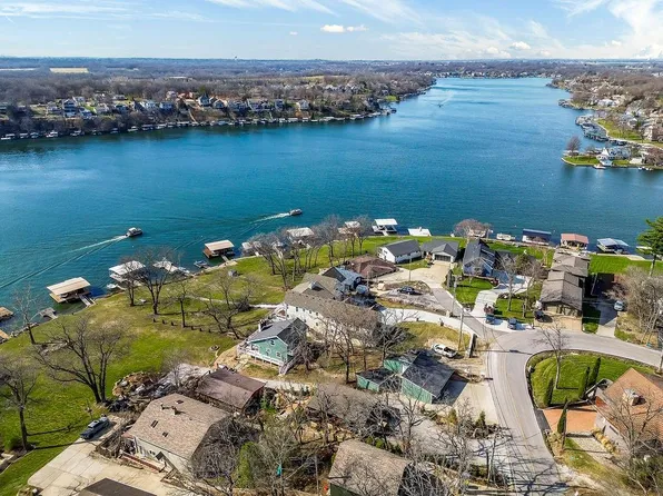 12 V St, Lake Lotawana, MO 64086