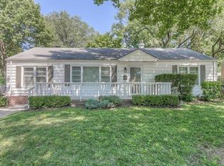 8225 Jarboe St, Kansas City, MO 64114