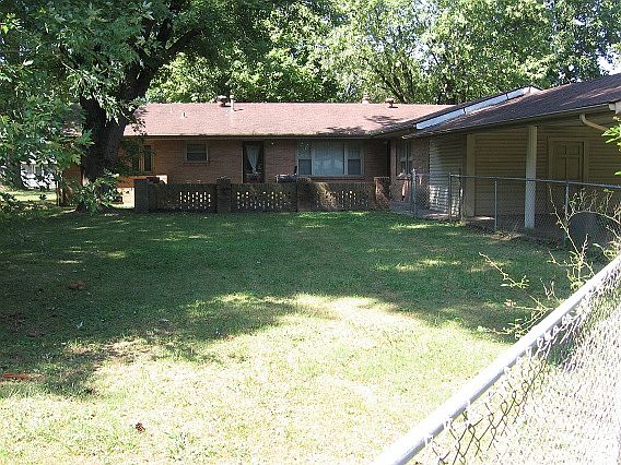 2nd image of 526 Vernon Ave
