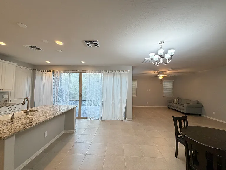 4138 E Jones St — Photo 19