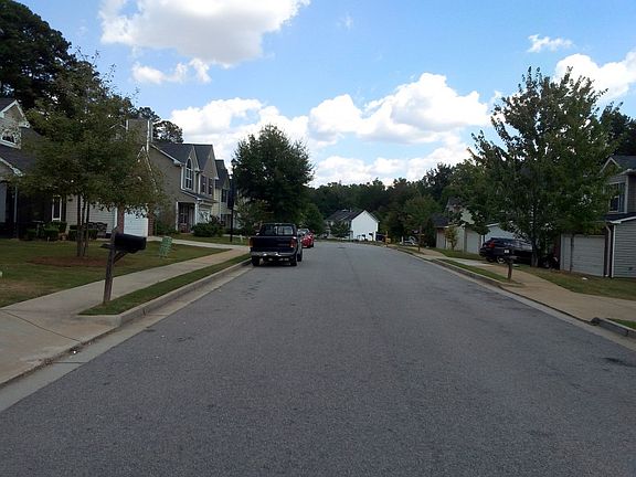 4th image of 42 Belmont Park Ln