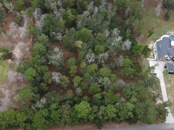 303 Maple Leaf, Magnolia, TX 77354