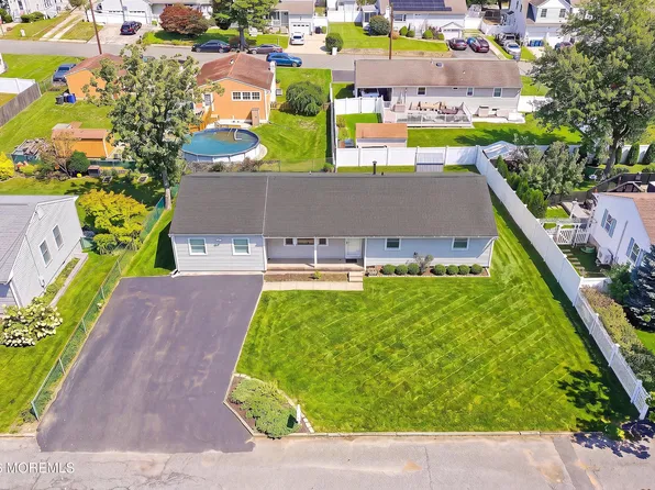 428 Tiller Avenue, Beachwood, NJ 08722