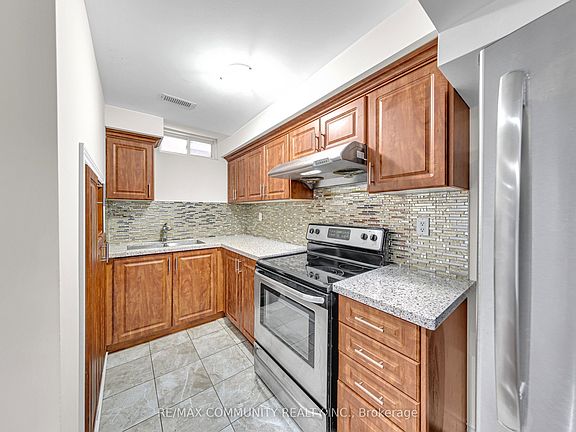 5th image of 17 Rouge Bank Dr