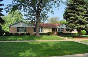 2nd image of 306 E Berkshire Ln
