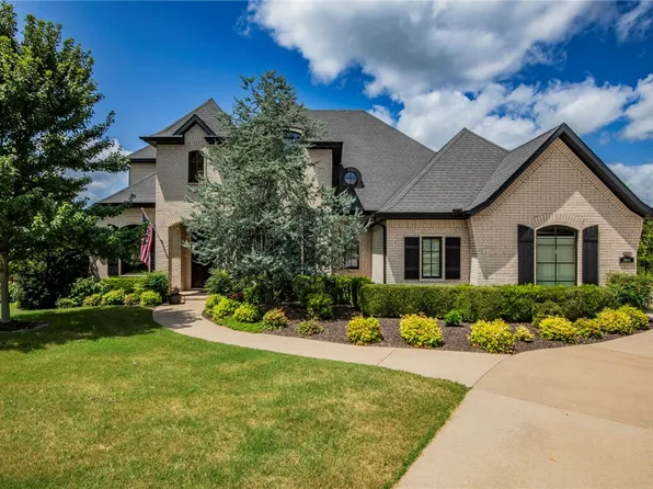 2846 E Pebblestone Dr, Fayetteville, AR 72701