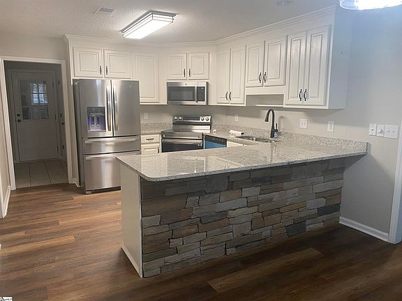 2nd image of 105 Morningside Dr