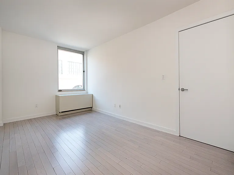 250 Bedford Ave #157307 — Photo 5