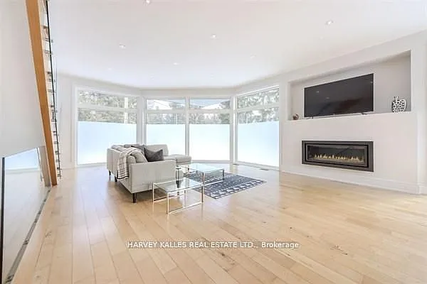 3279 Lakeshore Rd — Photo 10