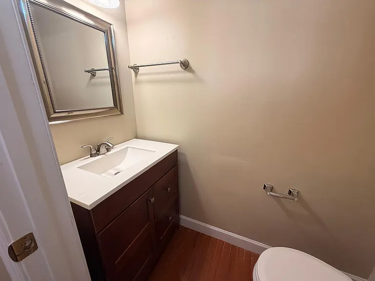 434 Lilac Ter NE — Photo 4