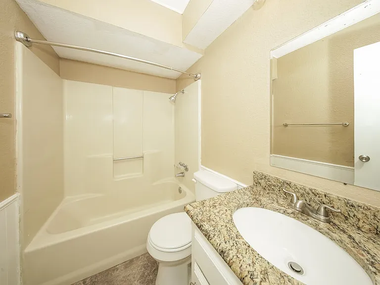 9705 Oaktree Ter — Photo 11