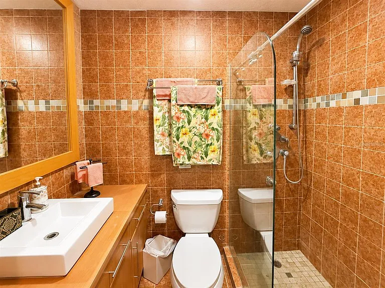 1035 Avenue Ashford #407 — Photo 12