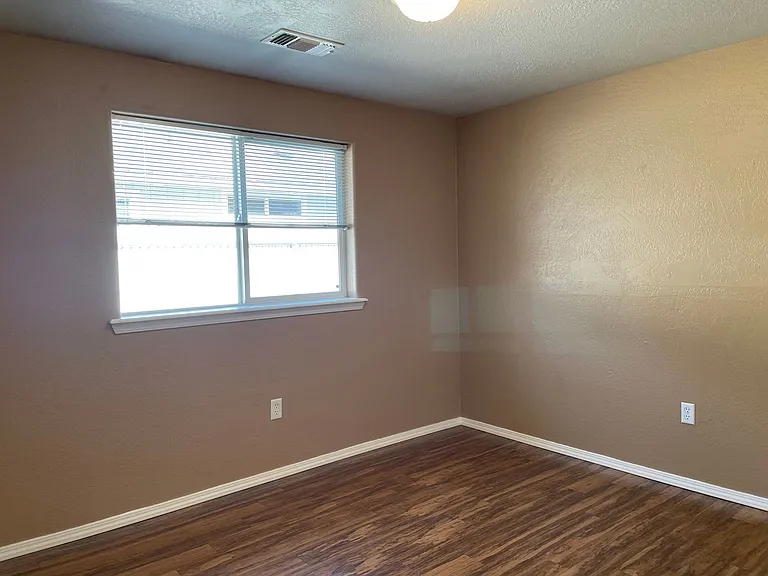 430 Crystal Dr — Photo 16