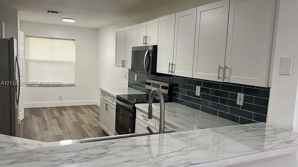 4101 Pine Ridge Ln — Photo 3