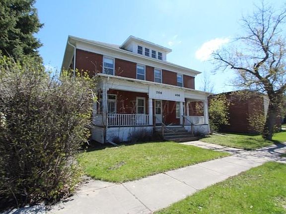 3rd image of 206 7th St N