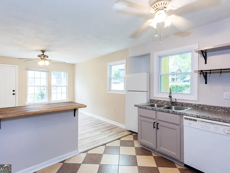 2435 Claude St NW — Photo 6