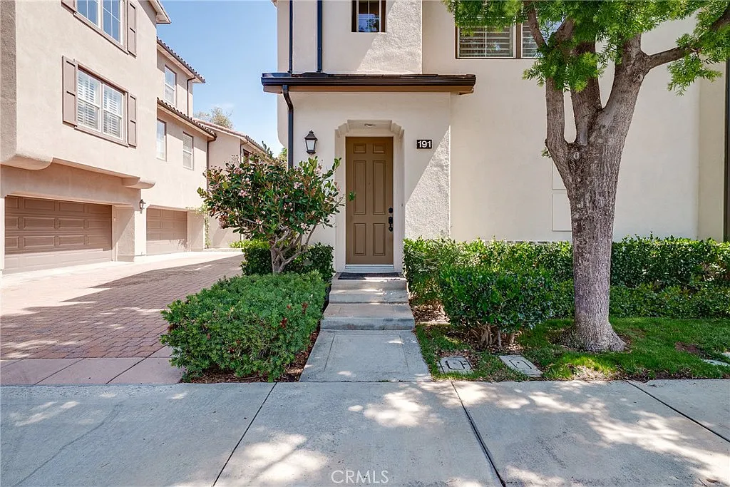 2 bed, 1604 sqft, $3,750 — Photo 4