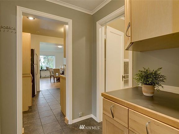 4th image of 9611 15th Ave NE #1