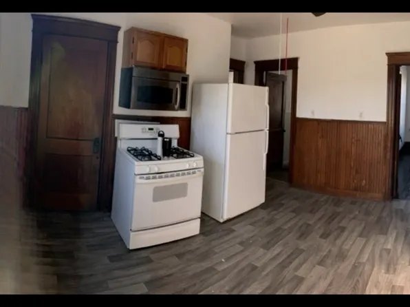 219 Avenue C Floor 3, Woonsocket, RI 02895