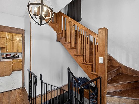 4th image of 1334 Quincy AVENUE