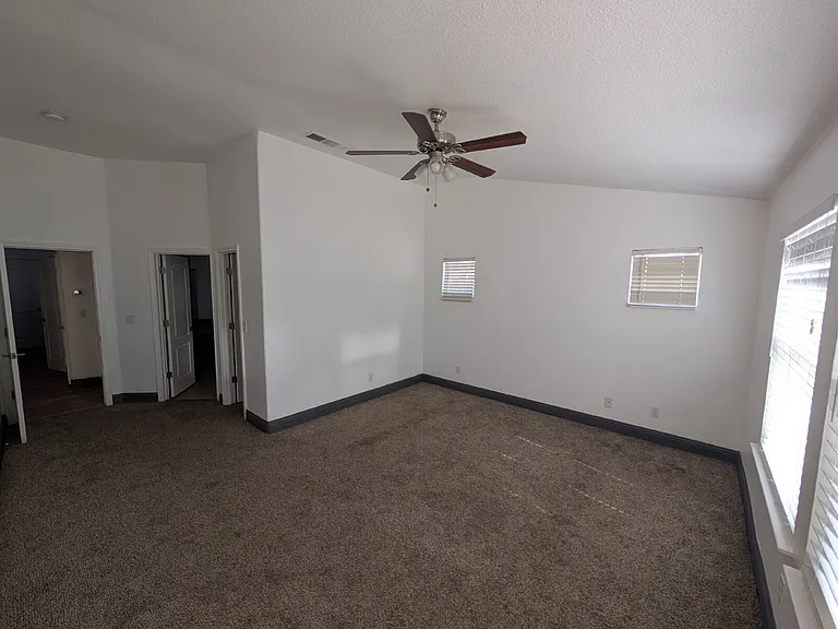7674 N Barcus Ave — Photo 10