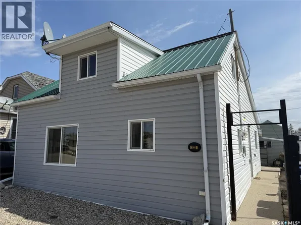 233 Central Ave, Montmartre, SK S0G 3M0