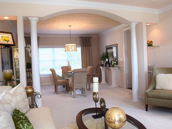 4th image of 1325 Club House Dr