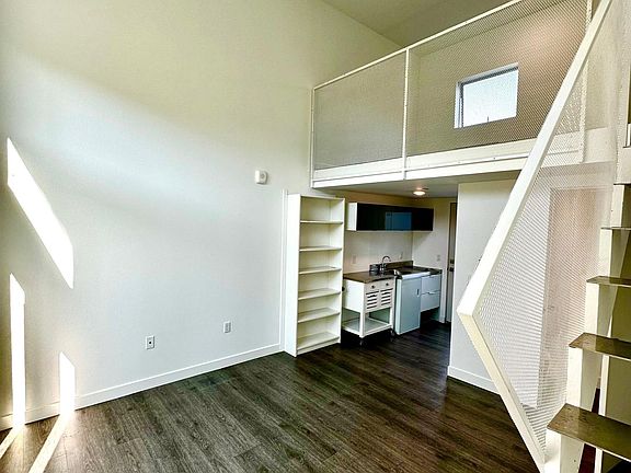 3rd image of 4405 W Point Loma Blvd #3070