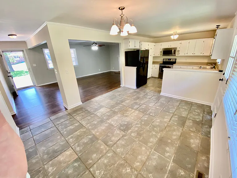 1634 Fernwood Cir — Photo 6