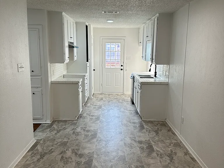 1805 Marquita St #B — Photo 5