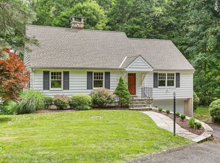 10 Guild Dr, Norwalk, CT 06850